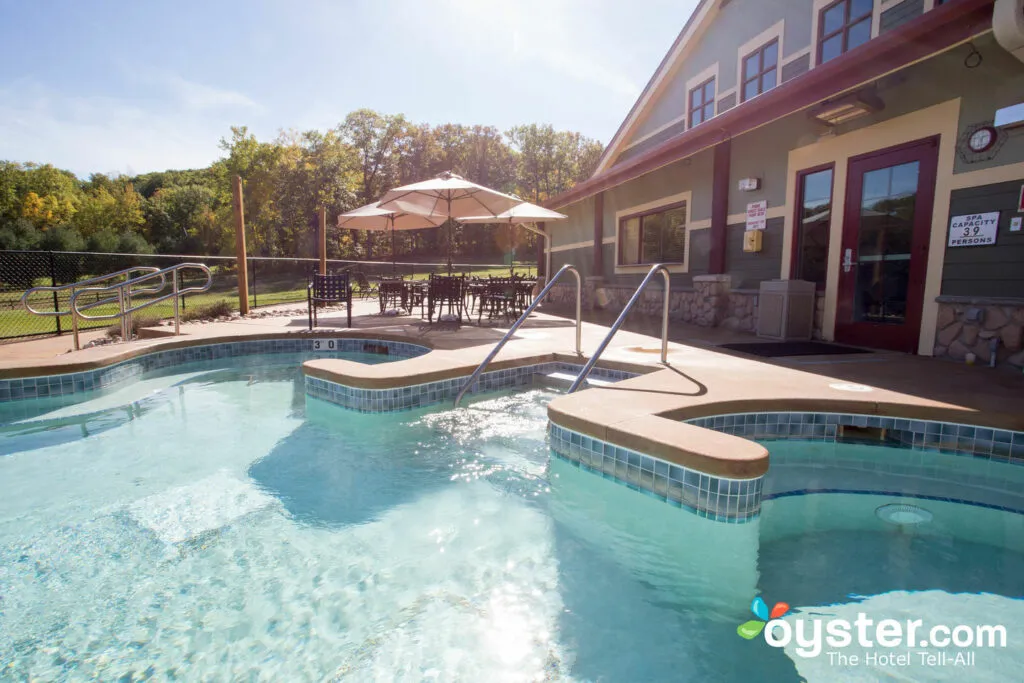 9708 wisconsin dells honeymoon spa