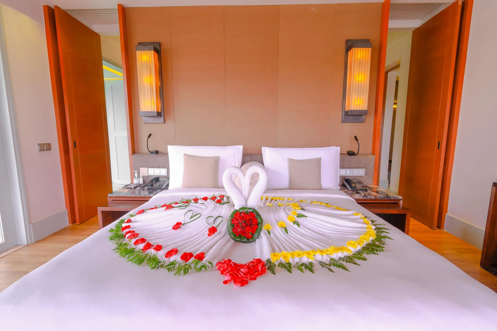 9716 couple candlelight