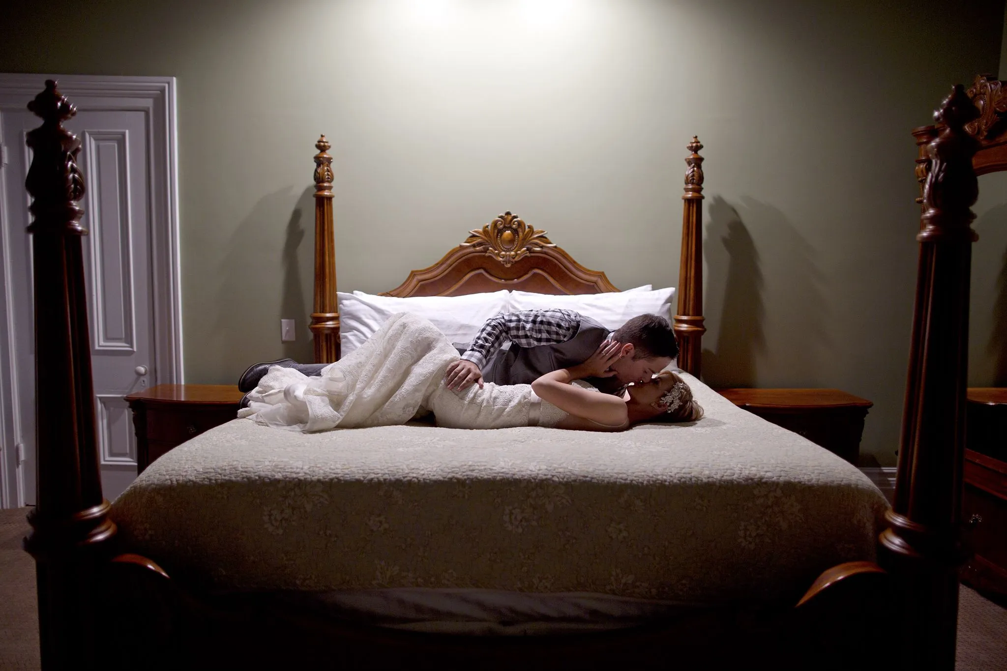 9716 couple cuddling bed