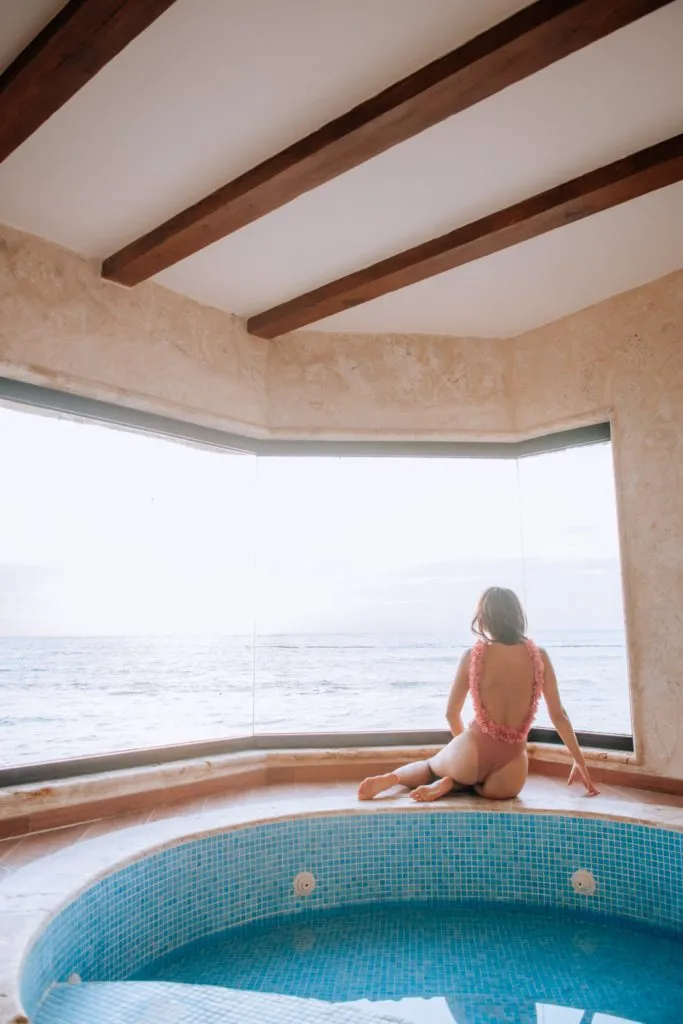 9765 luxury beach resort