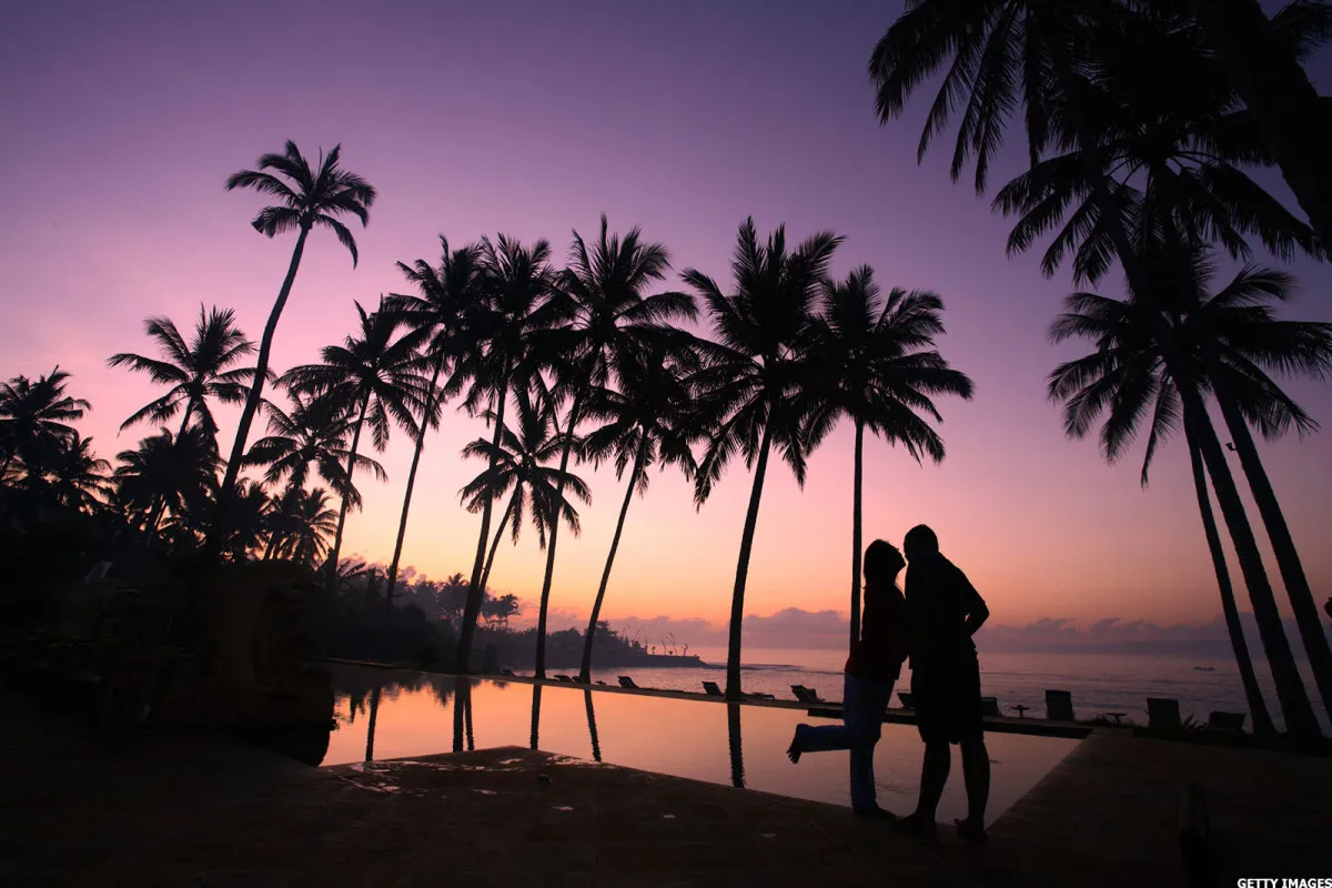 9790 couple traveling