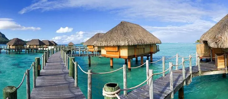 9824 honeymoon couple beach