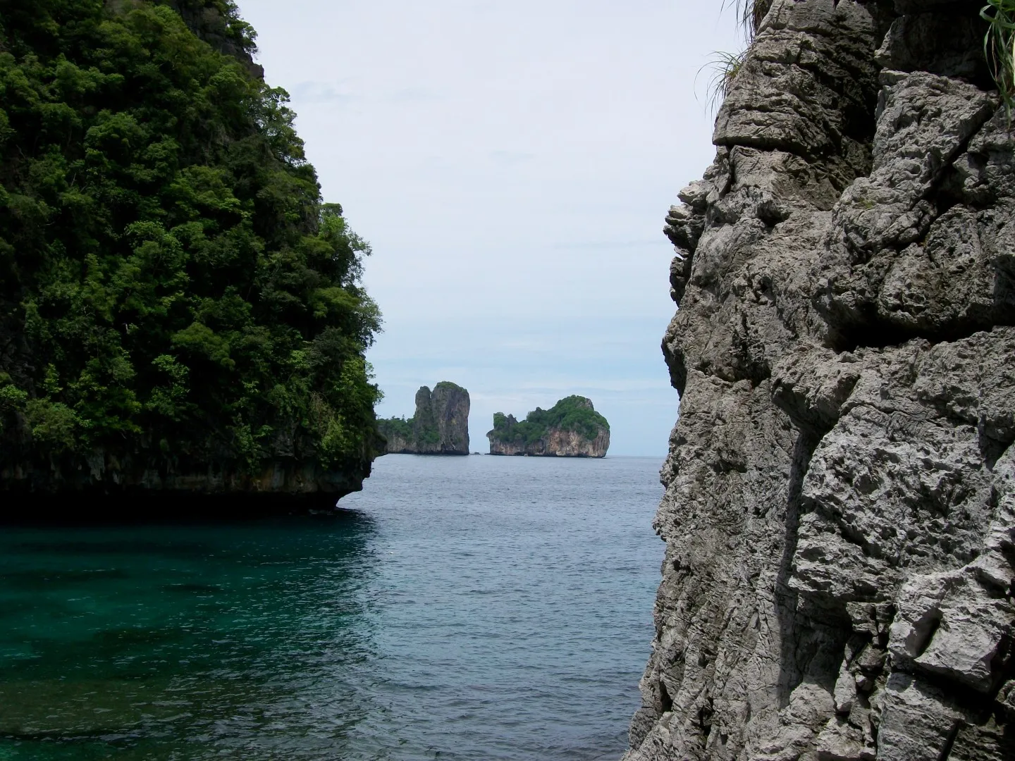 /img/9836-thailand-honeymoon-couple.webp