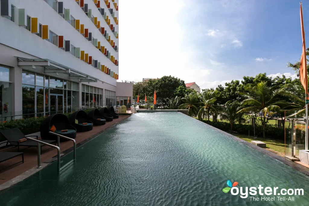 9859 harris batam resort exterior
