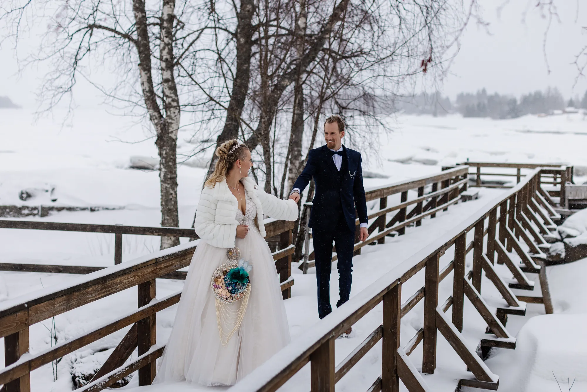 9872 lapland couple dining