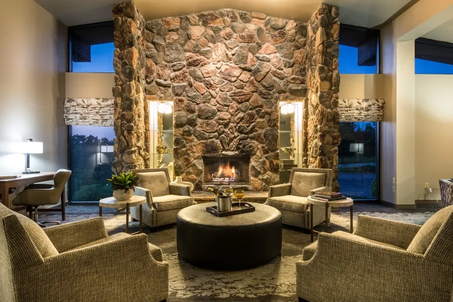 9883 ledgeStone hotel