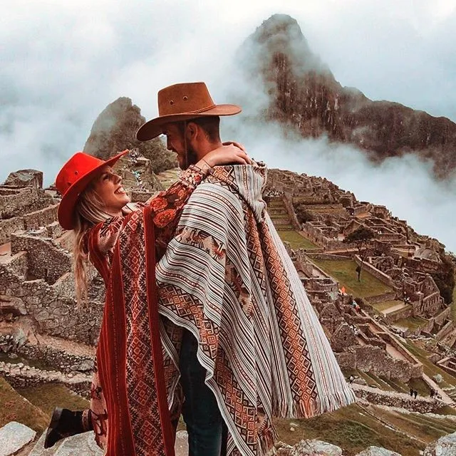 9907 peru honeymoon couple cusco