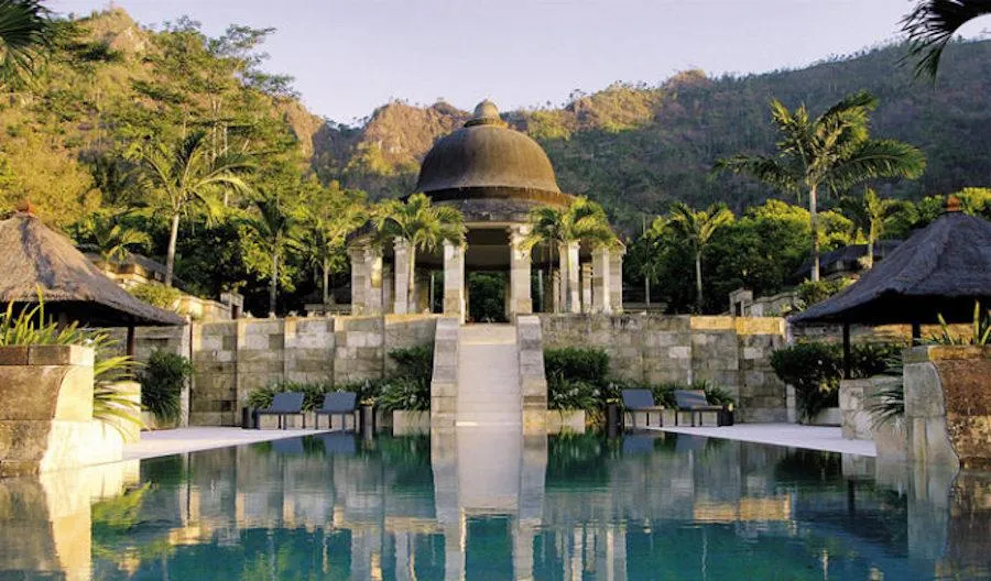 9913 indonesia honeymoon beach