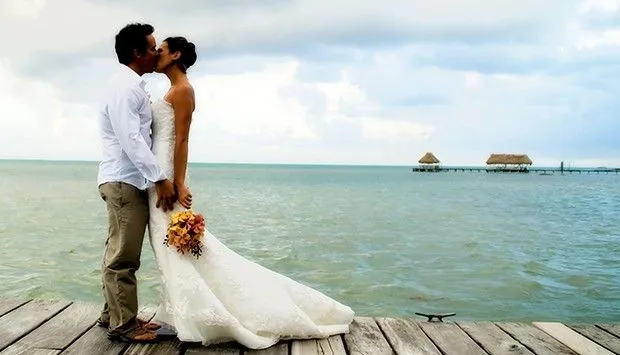 9914 romantic couple