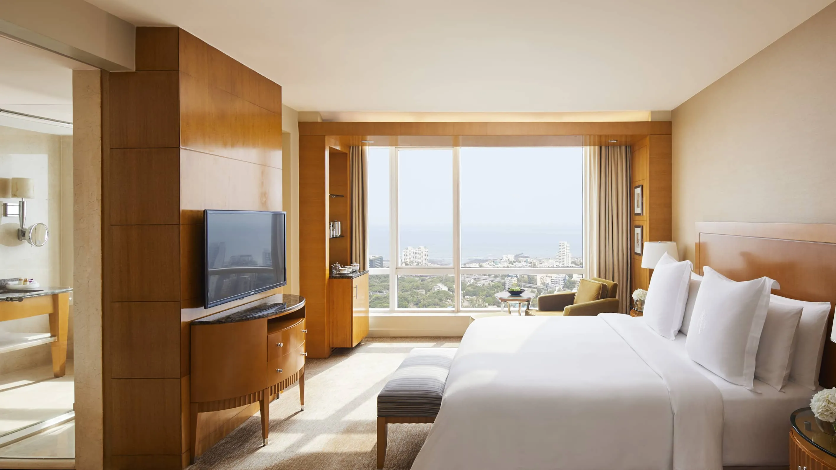 9947 mumbai couple sunset