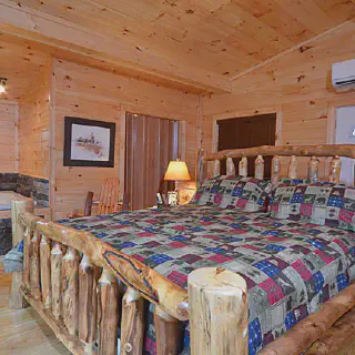 /img/9949-cabin-interior-decor.webp