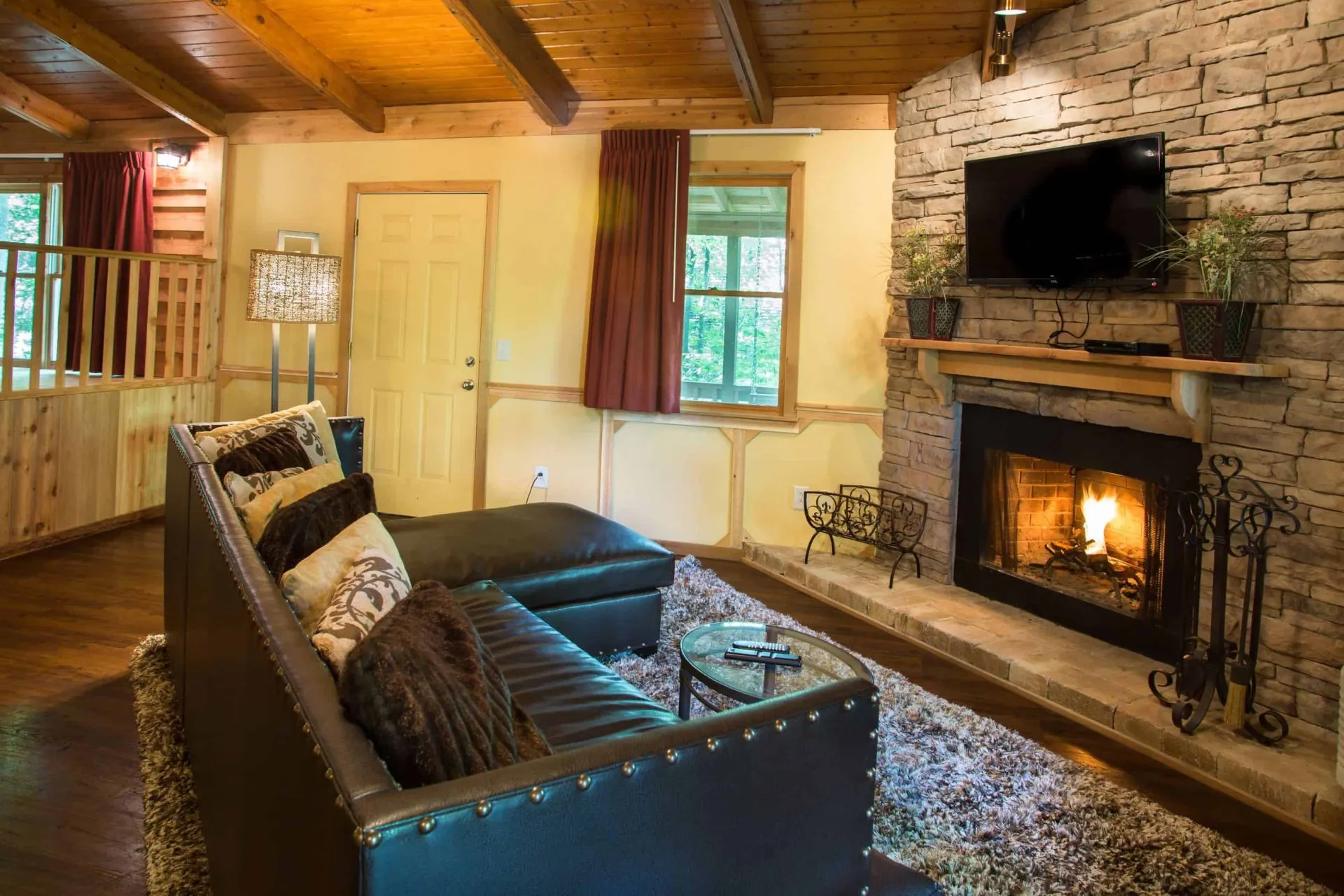 9986 cabin with hot tub